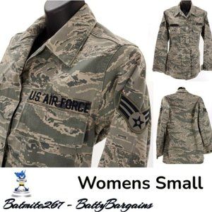 USAF Women's Utility Coat Air Force Camouflage Multicolor Size Small Patches